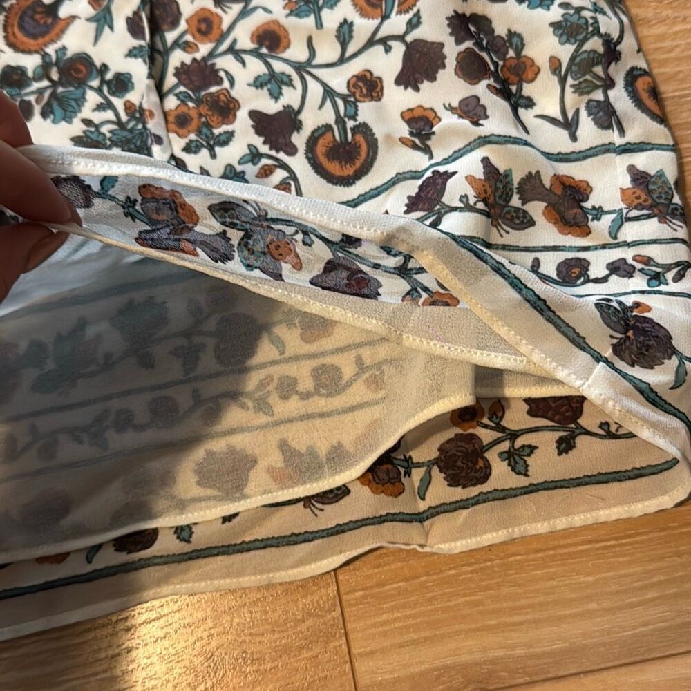 Max Studio double layer floral blouse size small Perfect for summertime or eve - Picture 3 of 6